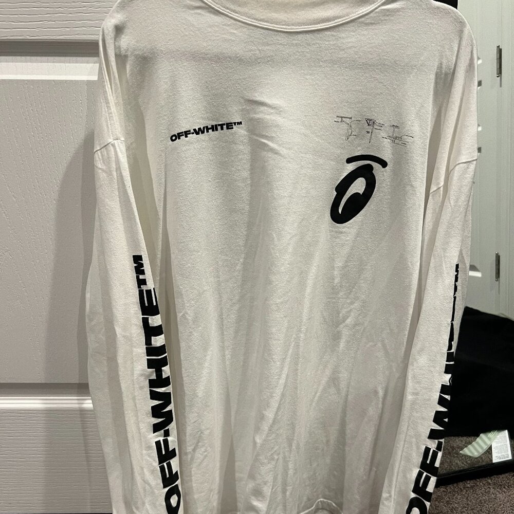 Mens off white long sleeve size medium